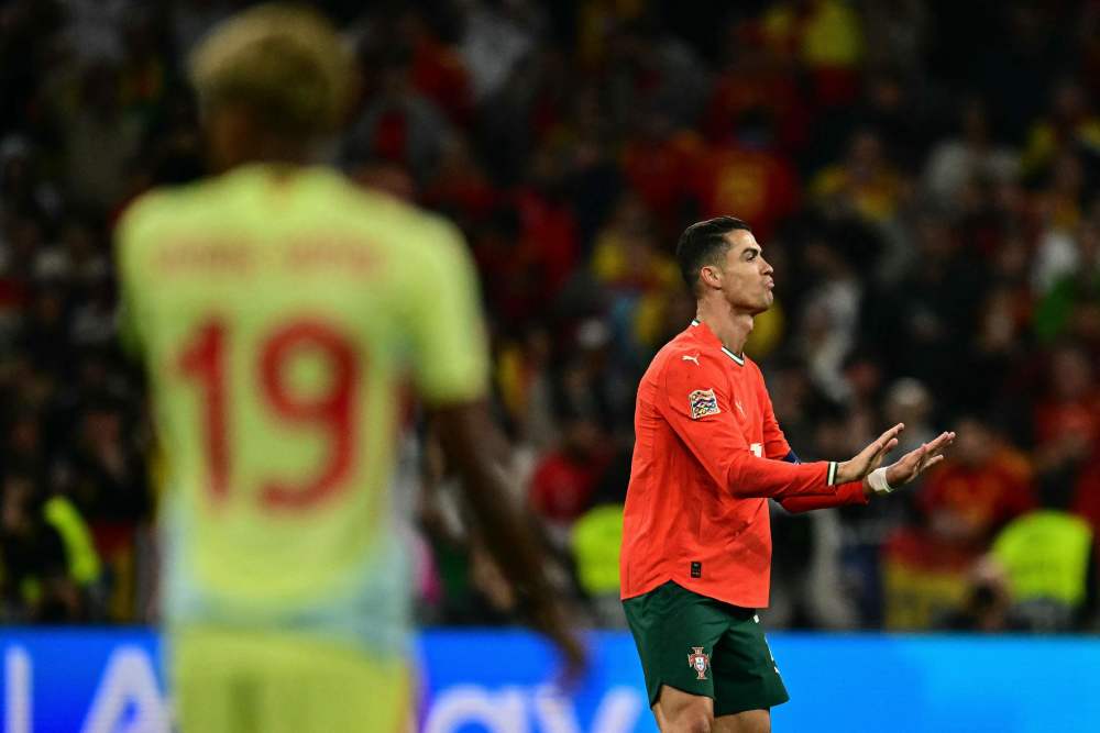 黄健翔为什么不解说足球了-爱游戏中国